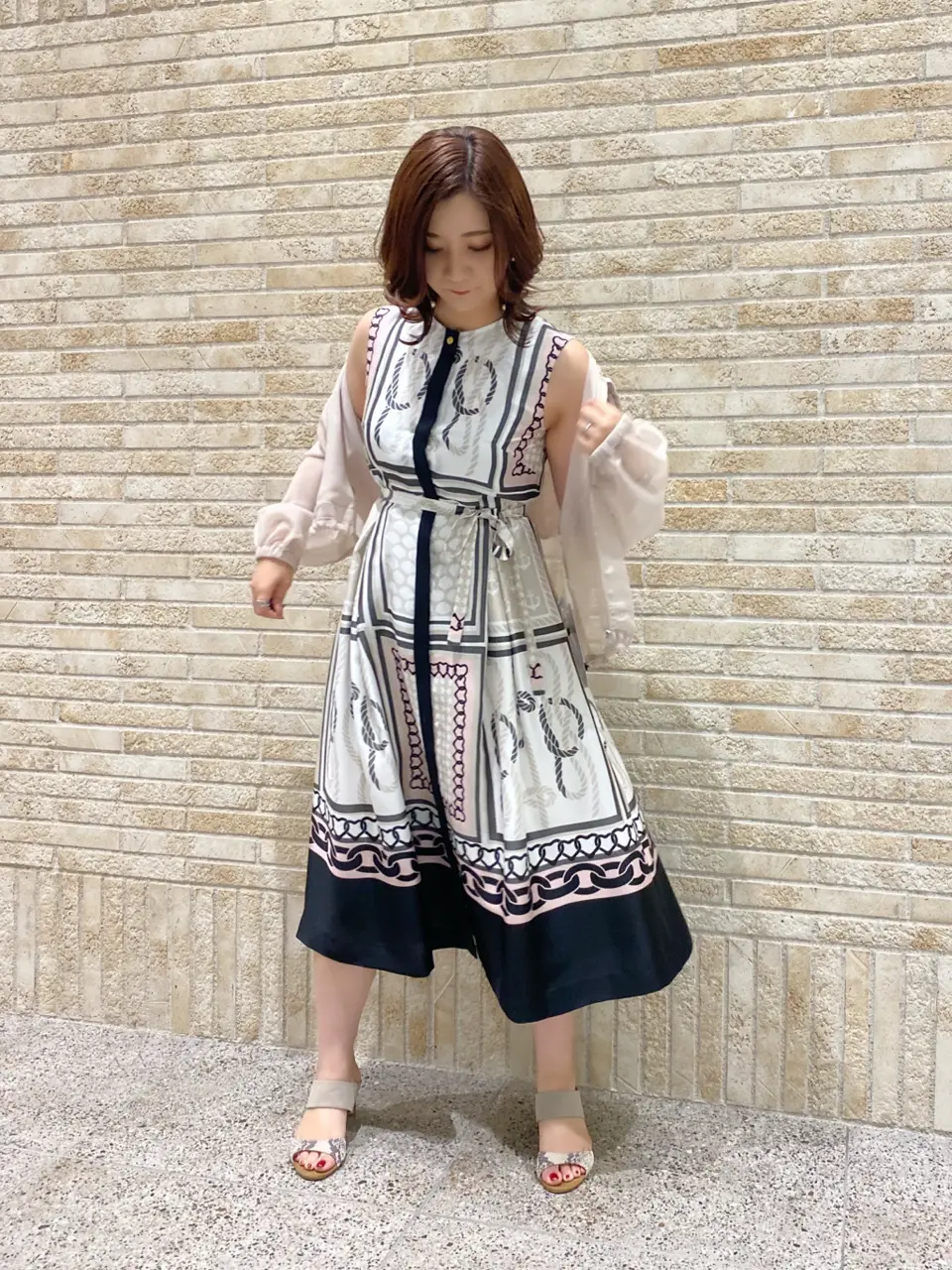 GRACE CONTINENTAL MOMOKO コーディネート画像