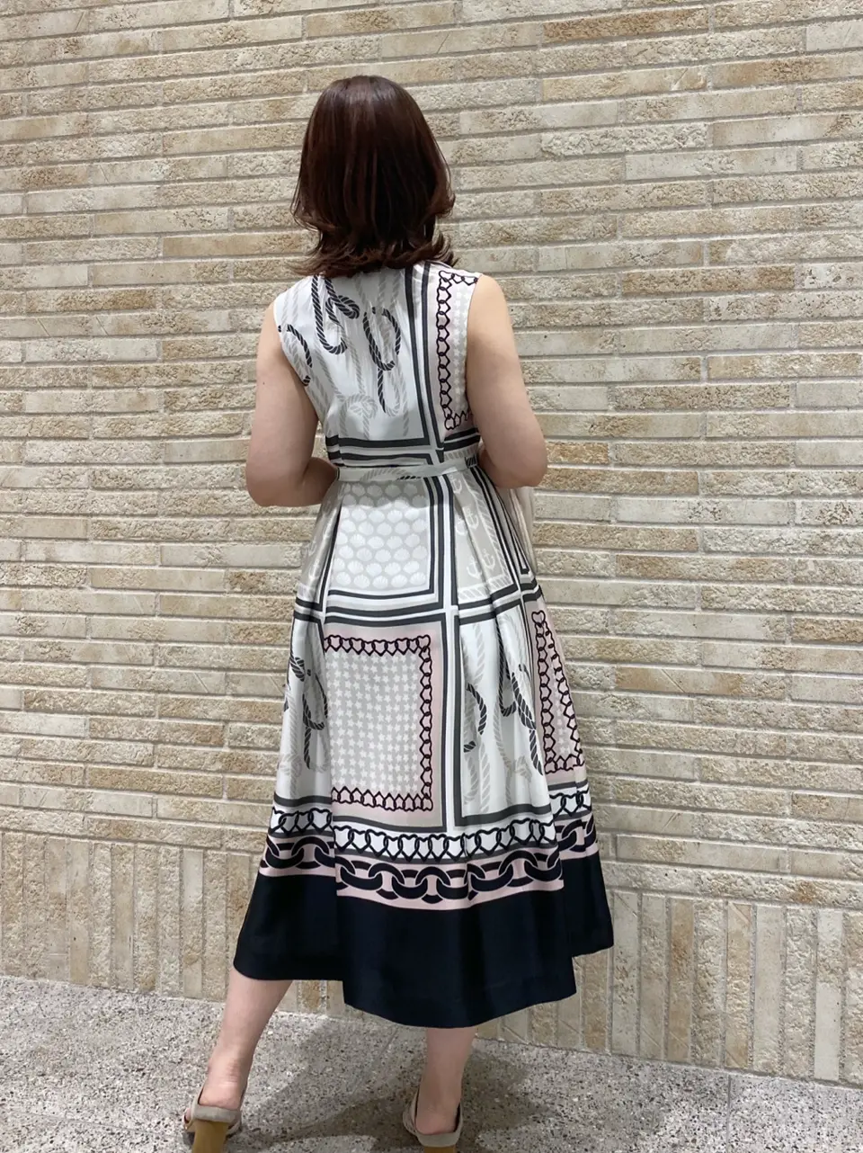 GRACE CONTINENTAL MOMOKO コーディネート画像