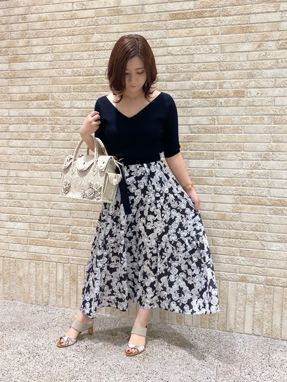 GRACE CONTINENTAL MOMOKO コーディネート画像