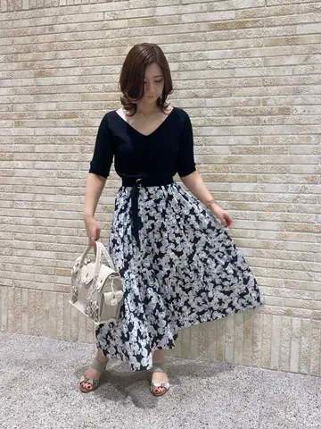 GRACE CONTINENTAL MOMOKO コーディネート画像