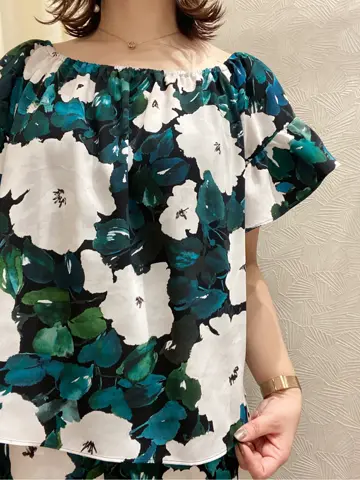 GRACE CONTINENTAL MOMOKO コーディネート画像