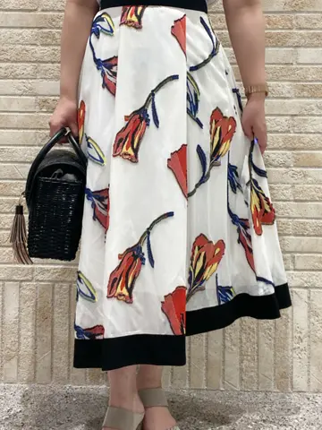 GRACE CONTINENTAL MOMOKO コーディネート画像