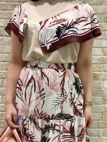 GRACE CONTINENTAL MOMOKO コーディネート画像