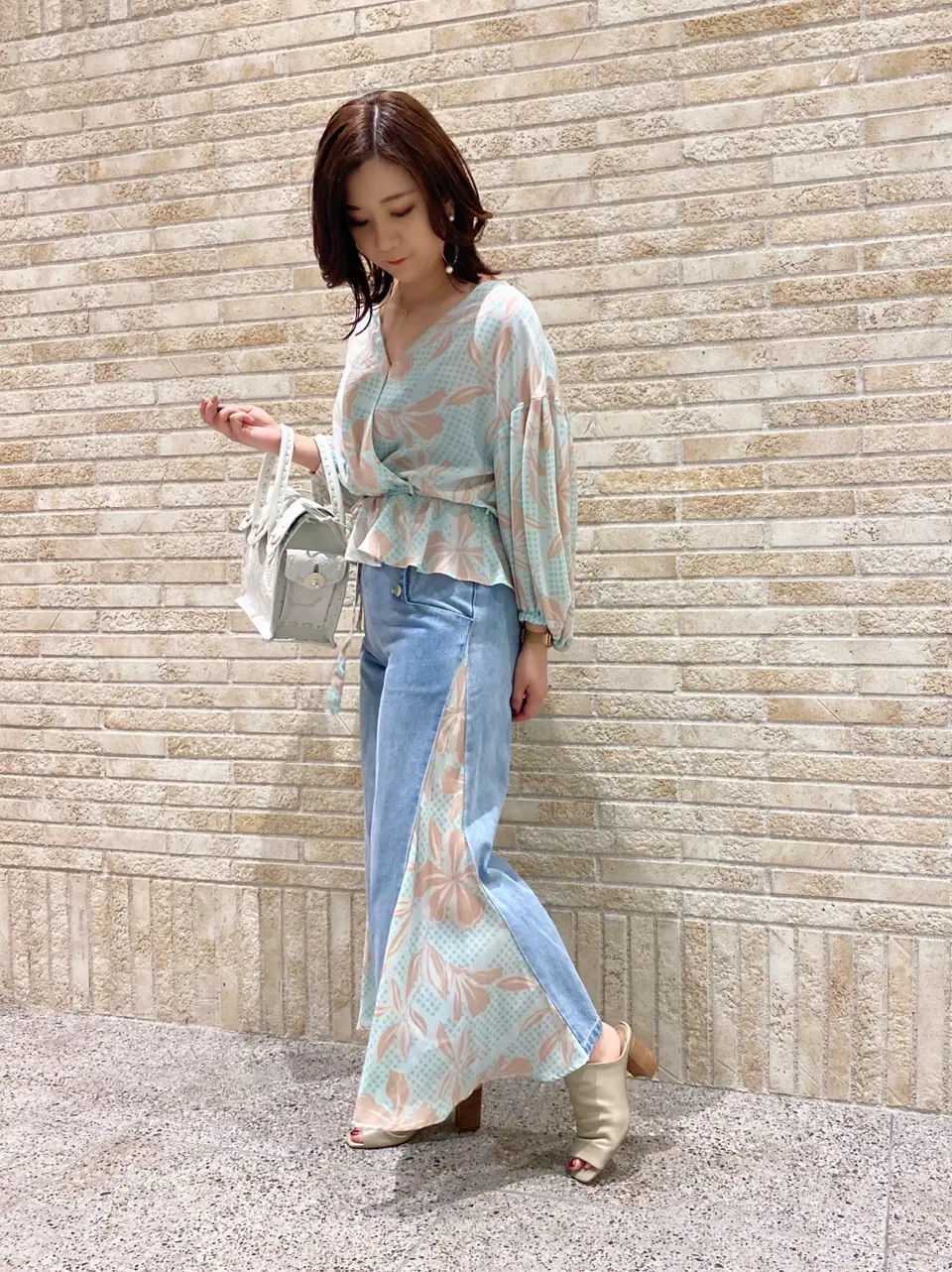 GRACE CONTINENTAL MOMOKO コーディネート画像