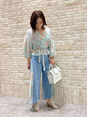 GRACE CONTINENTAL MOMOKO コーディネート画像