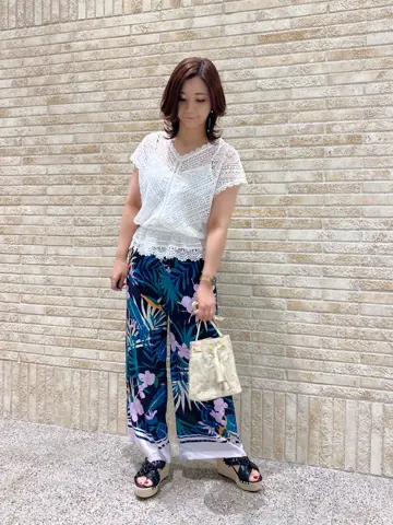 GRACE CONTINENTAL MOMOKO コーディネート画像