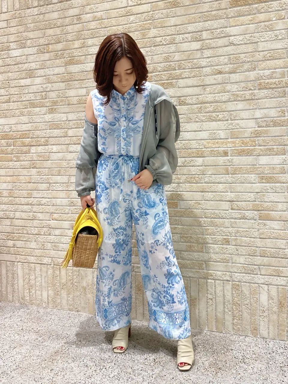 GRACE CONTINENTAL MOMOKO コーディネート画像