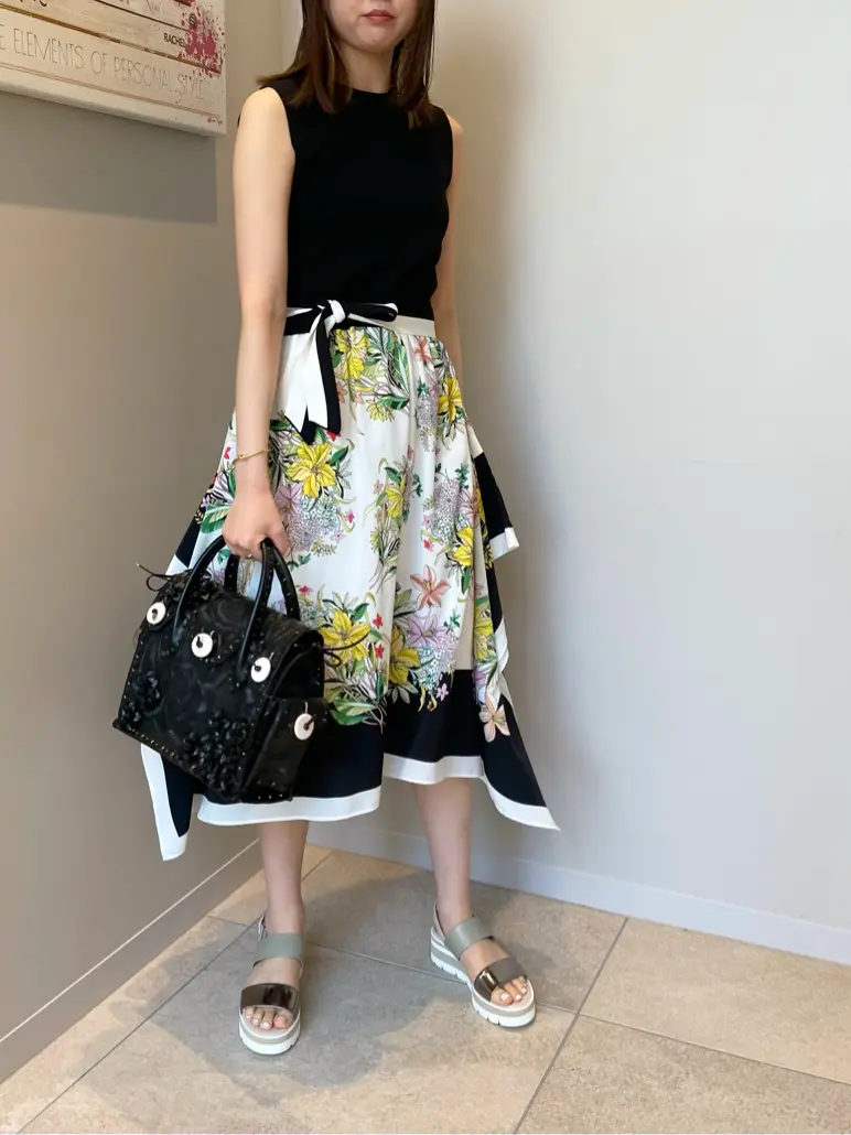 GRACE CONTINENTAL 伊藤　静華 コーディネート画像