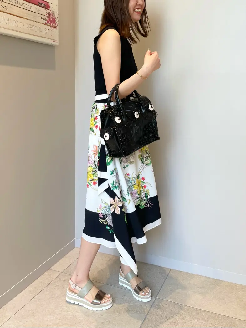 GRACE CONTINENTAL 伊藤　静華 コーディネート画像