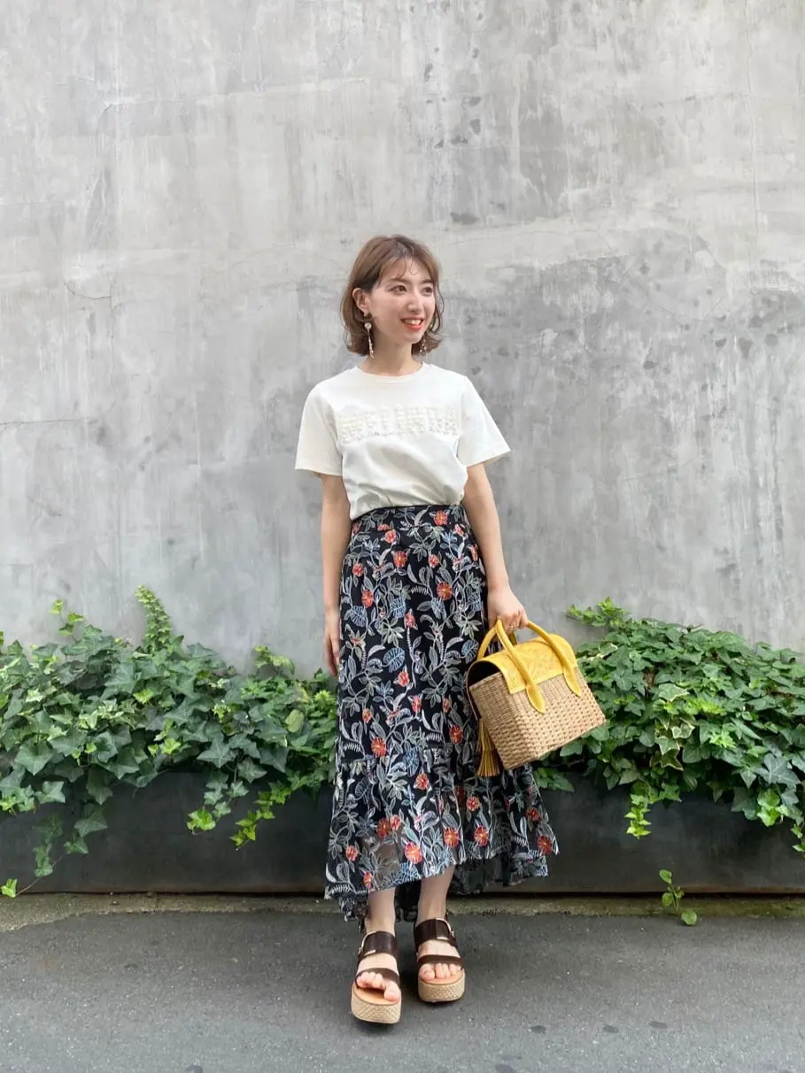 GRACE CONTINENTAL 青木育日 コーディネート画像