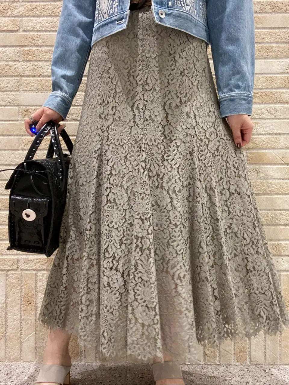 GRACE CONTINENTAL MOMOKO コーディネート画像