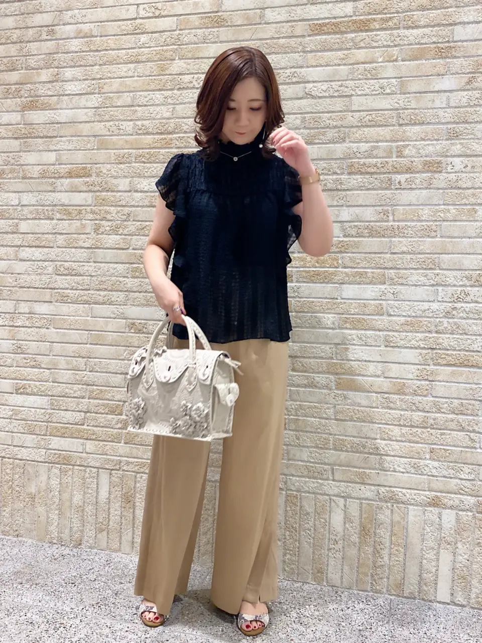 GRACE CONTINENTAL MOMOKO コーディネート画像