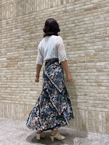 GRACE CONTINENTAL MOMOKO コーディネート画像