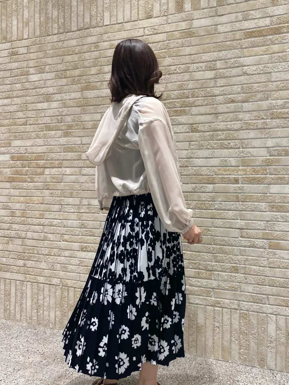 GRACE CONTINENTAL MOMOKO コーディネート画像