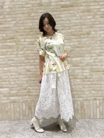 GRACE CONTINENTAL MOMOKO コーディネート画像