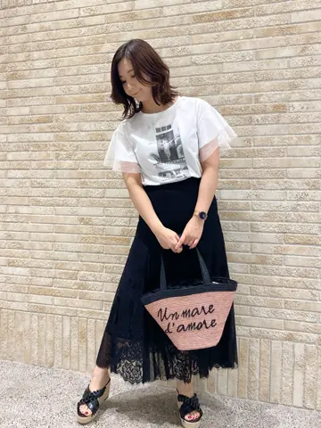 GRACE CONTINENTAL MOMOKO コーディネート画像