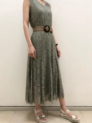 GRACE CONTINENTAL 亀田 未希 コーディネート画像