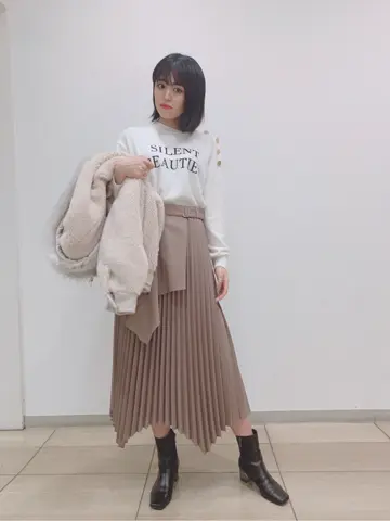 GRACE CONTINENTAL yoshi コーディネート画像