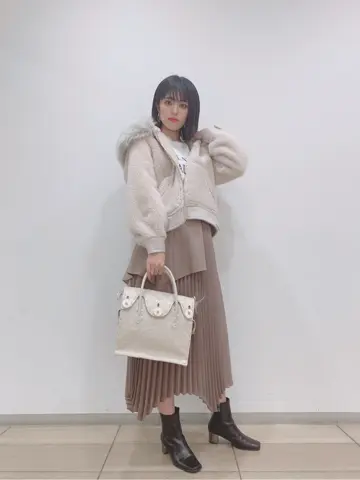 GRACE CONTINENTAL yoshi コーディネート画像