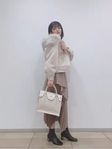 GRACE CONTINENTAL yoshi コーディネート画像