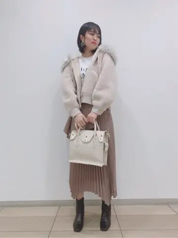 GRACE CONTINENTAL yoshi コーディネート画像