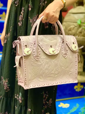 GRACE CONTINENTAL 小笠原　春菜 コーディネート画像