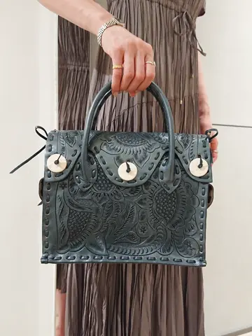 GRACE CONTINENTAL 今野　志保 コーディネート画像