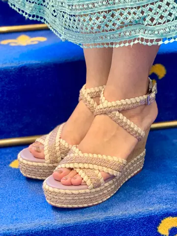 GRACE CONTINENTAL 小笠原　春菜 コーディネート画像