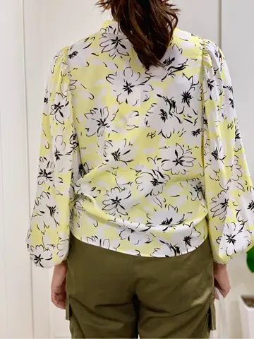 GRACE CONTINENTAL 小笠原　春菜 コーディネート画像