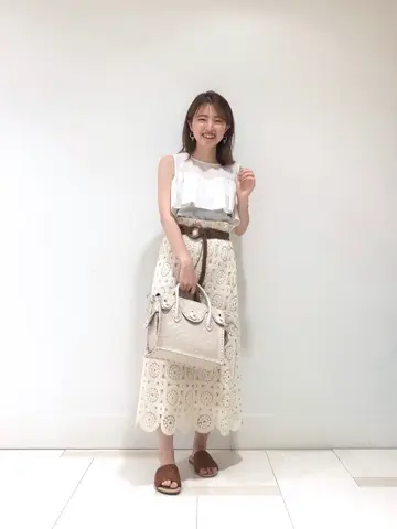 GRACE CONTINENTAL minami コーディネート画像