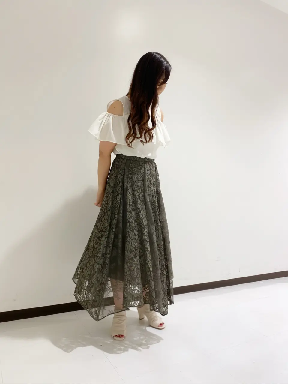 GRACE CONTINENTAL MOMOKO コーディネート画像