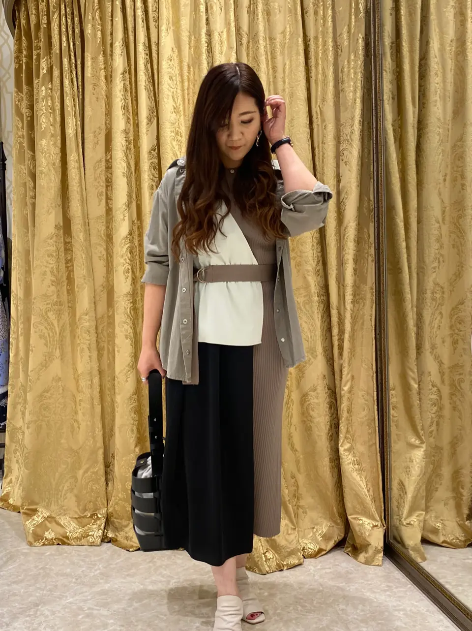 GRACE CONTINENTAL MOMOKO コーディネート画像