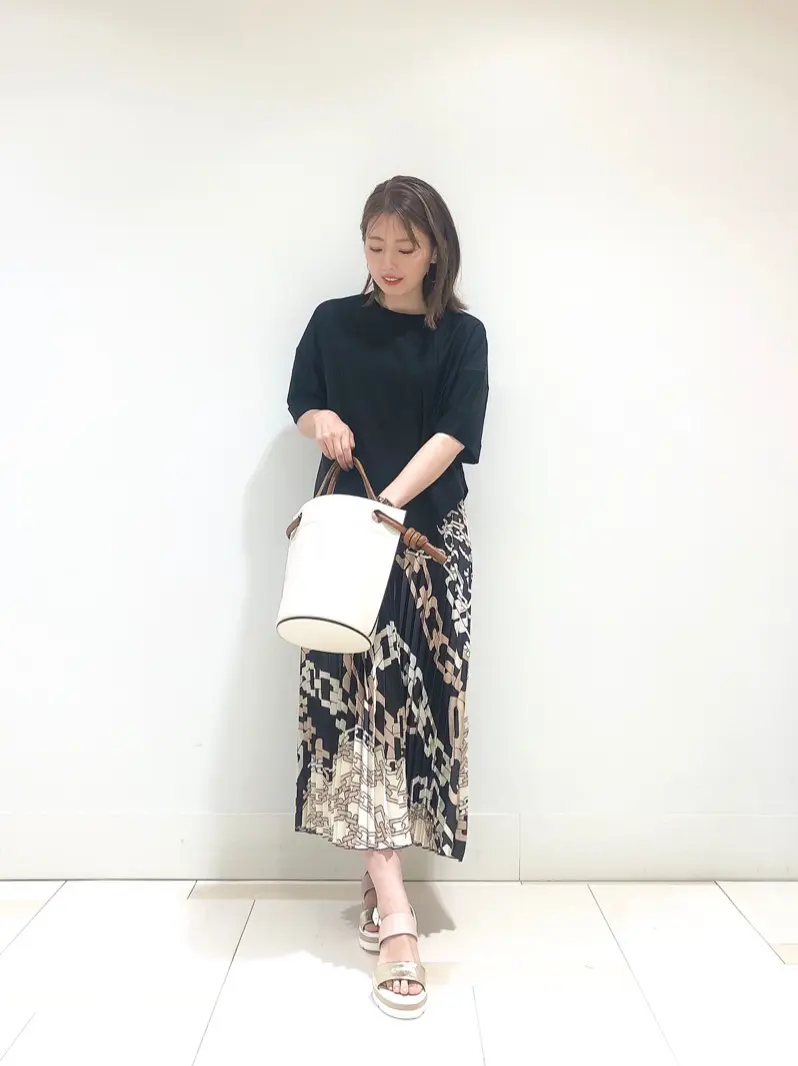 GRACE CONTINENTAL minami コーディネート画像