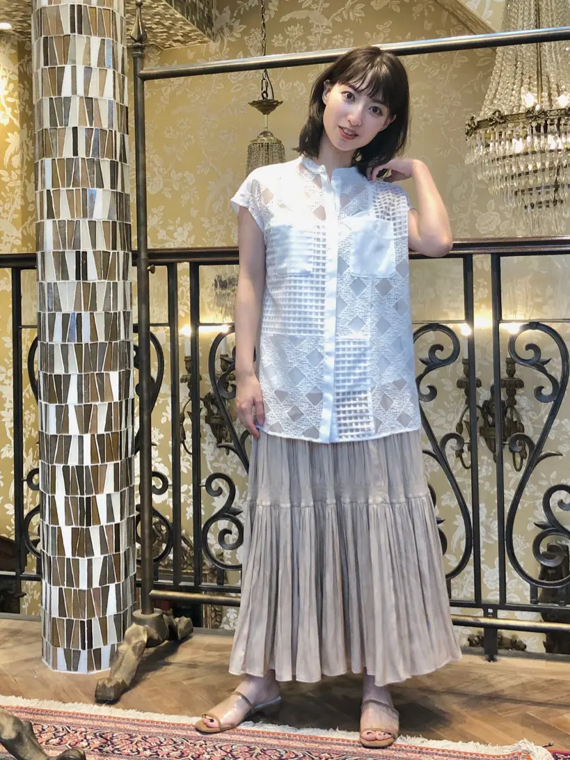 GRACE CONTINENTAL 青木育日 コーディネート画像