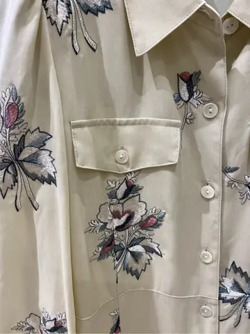 GRACE CONTINENTAL MOMOKO コーディネート画像