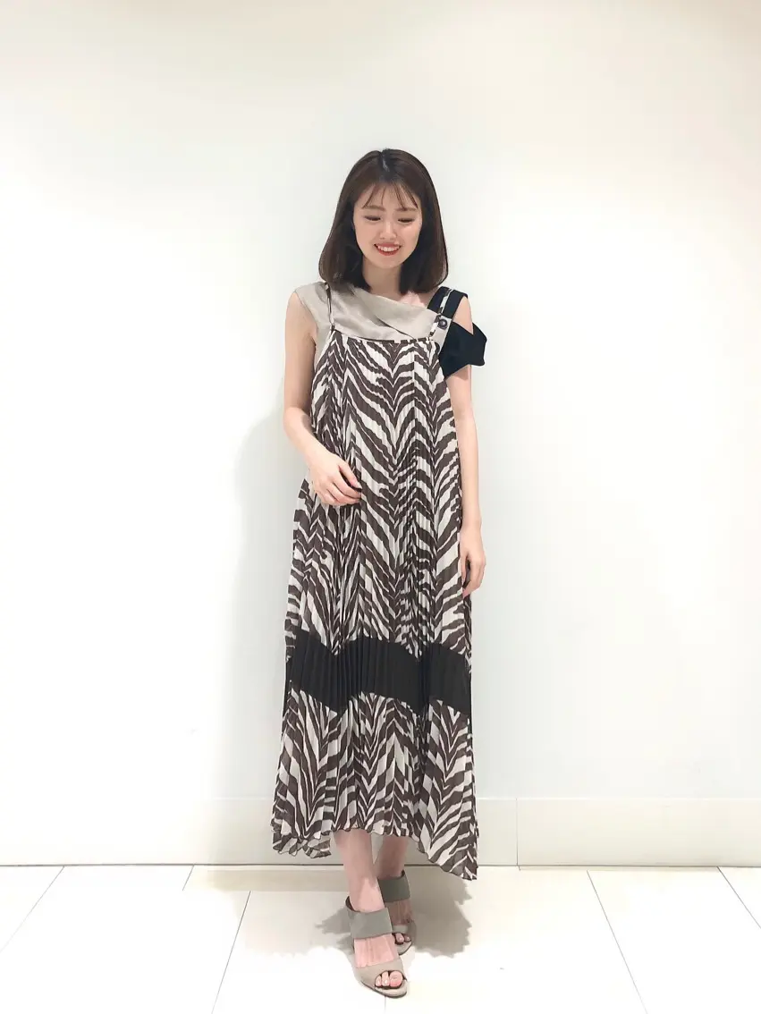 GRACE CONTINENTAL minami コーディネート画像