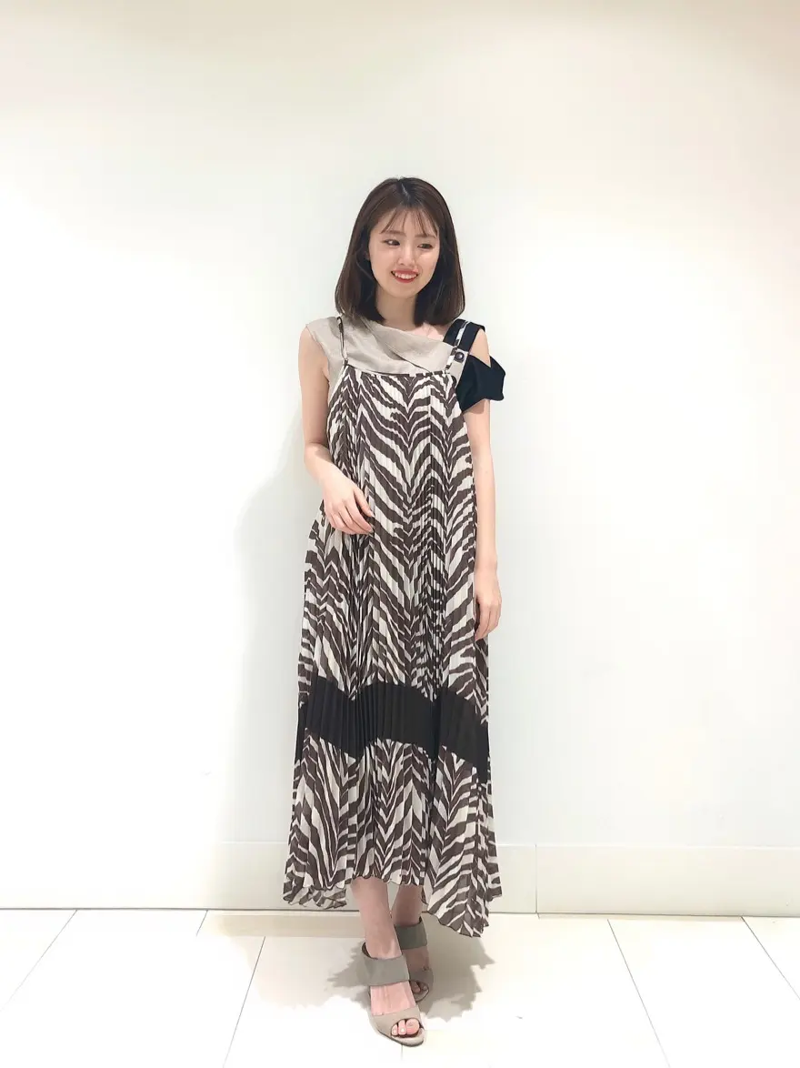 GRACE CONTINENTAL minami コーディネート画像