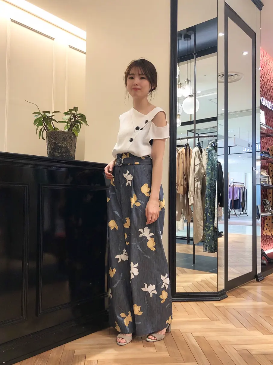 GRACE CONTINENTAL minami コーディネート画像