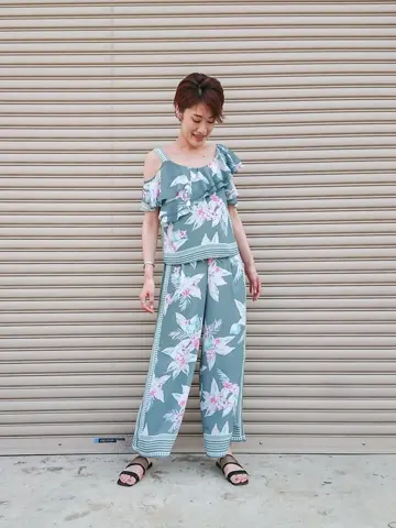 GRACE CONTINENTAL 今野　志保 コーディネート画像