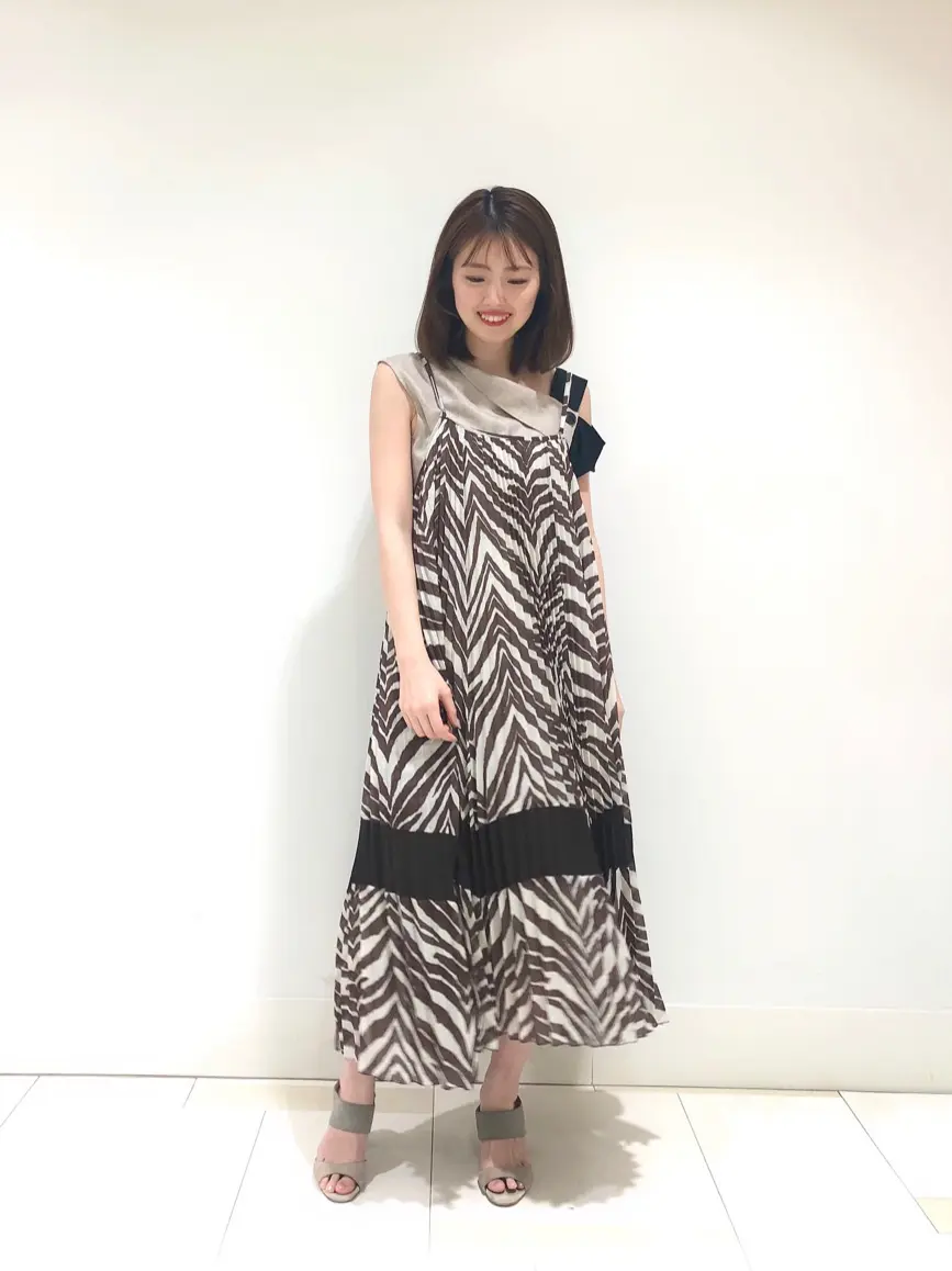 GRACE CONTINENTAL minami コーディネート画像