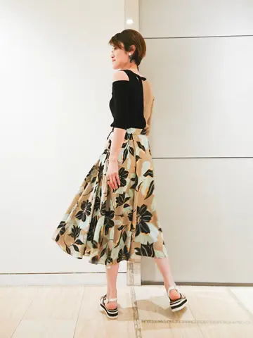 GRACE CONTINENTAL 今野　志保 コーディネート画像