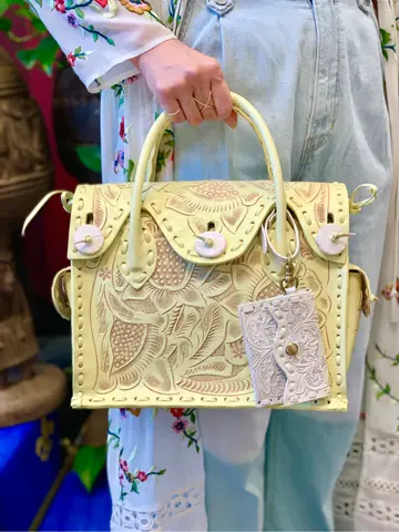 GRACE CONTINENTAL 小笠原　春菜 コーディネート画像