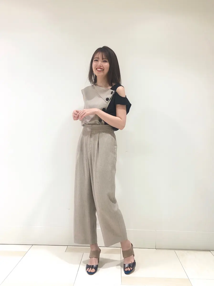 GRACE CONTINENTAL minami コーディネート画像