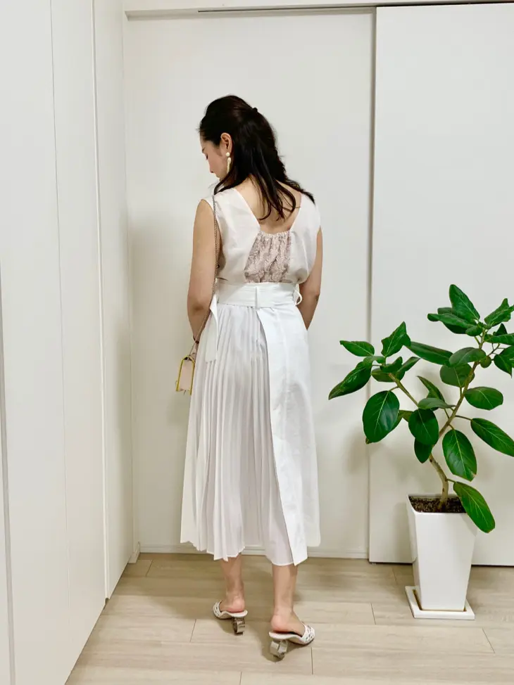 GRACE CONTINENTAL 小笠原　春菜 コーディネート画像