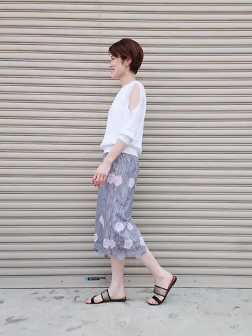 GRACE CONTINENTAL 今野　志保 コーディネート画像