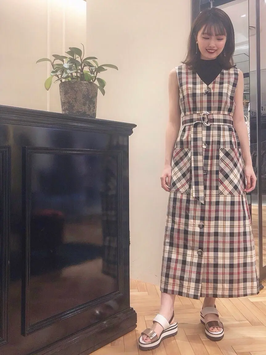 GRACE CONTINENTAL minami コーディネート画像