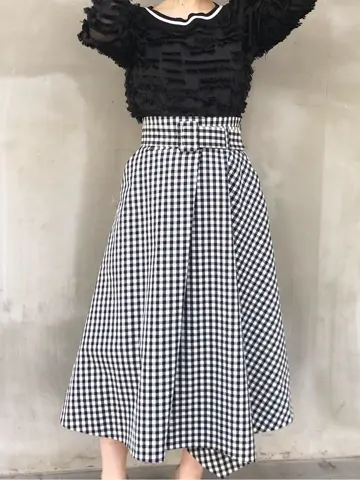 GRACE CONTINENTAL 青木育日 コーディネート画像