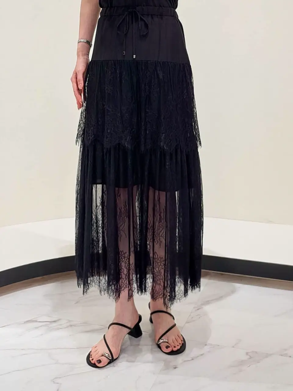 GRACE CONTINENTAL 今野　志保 コーディネート画像