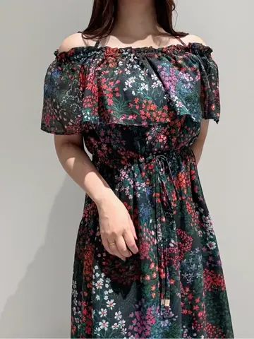 GRACE CONTINENTAL MOMOKO コーディネート画像