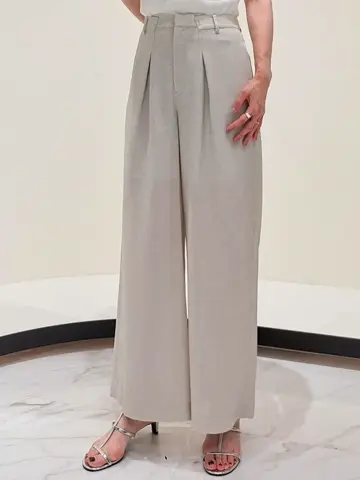 GRACE CONTINENTAL 今野　志保 コーディネート画像